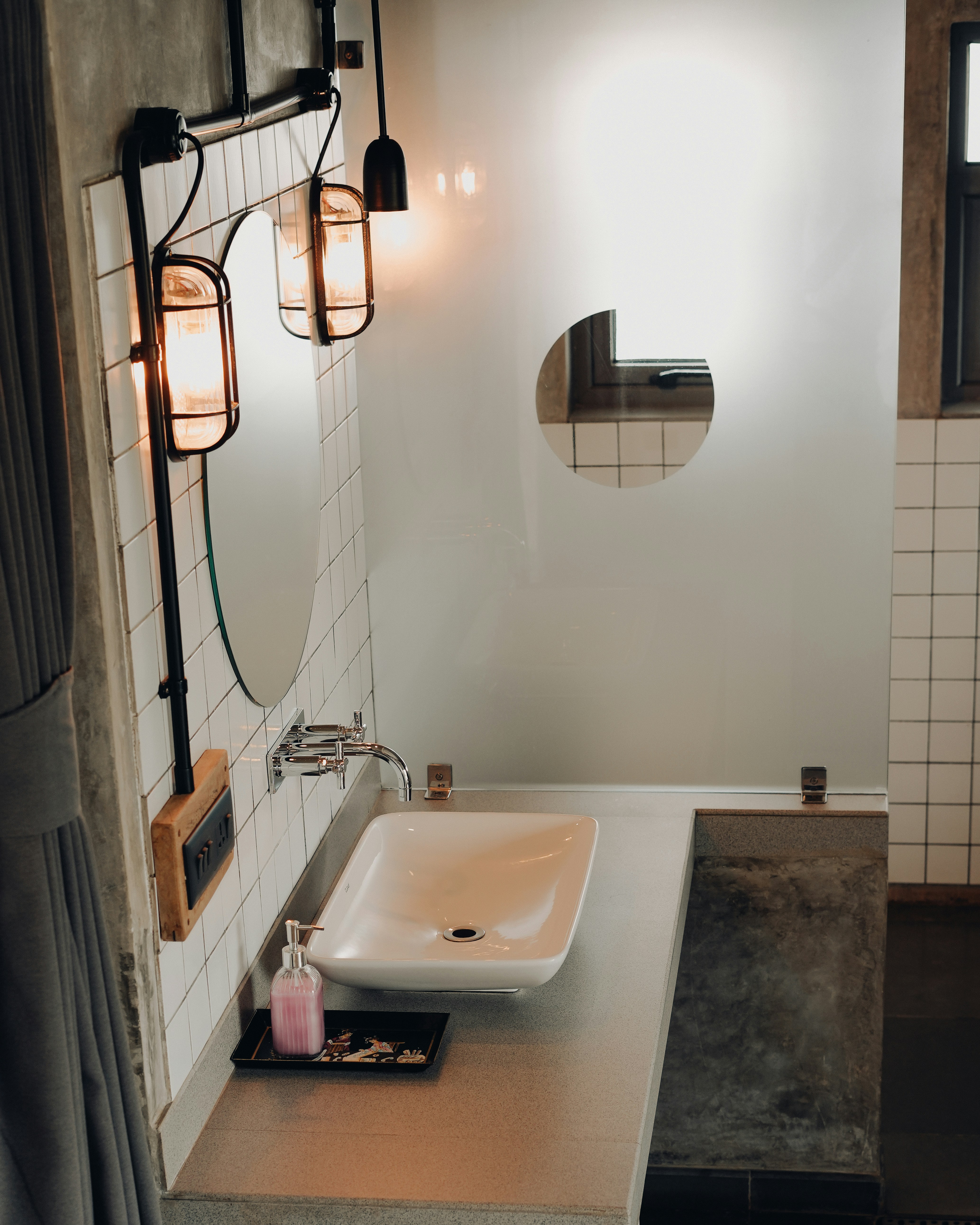 Metallic Sink